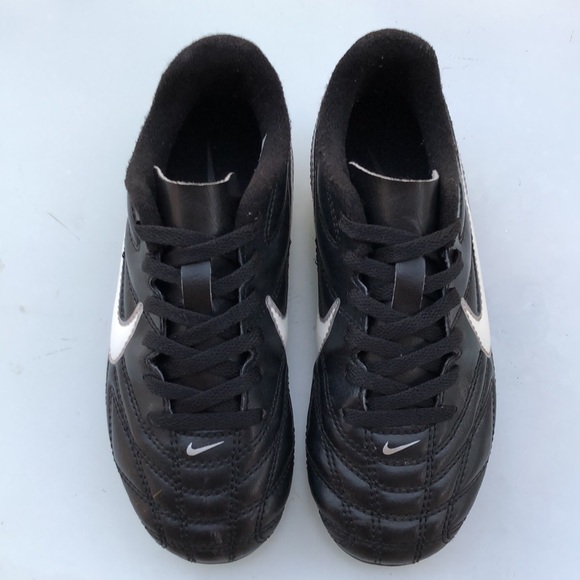 Nike soccer cleats size 12 - Picture 2 of 10